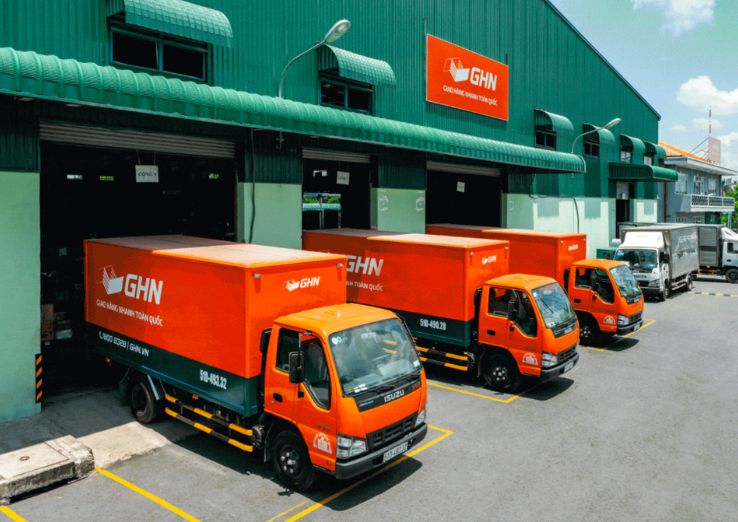lắp đặt băng tải cong GHN